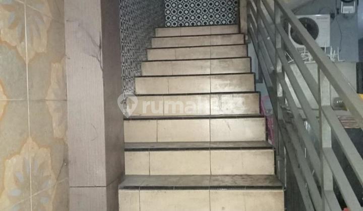 Road Access for 2 Cars 12% ROI Turnover 360 Million/Year 20 Units Fully Furnished Large Building Densely Populated Worker Area Near RSUD, Port, Banks, and City Center! in Koja, North Jakarta 2