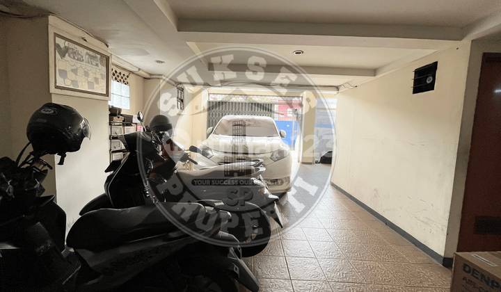 Omset 1,7 M/Tahun Kost Tanah Abang Full Terisi 67 Kamar Roi 10-11 % Akses 2 Mobil Omset 1,7 M/Tahun Kost Tanah Abang Full Terisi 67 Kamar Roi 10-11 % Akses 2 Mobil