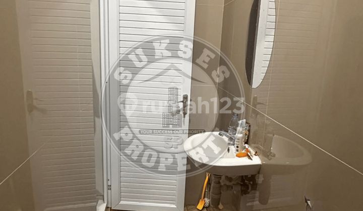 2 Minutes to Citra Land, 943 Million Turnover/Year Fully Occupied Exclusive Boarding House with 41 Rooms in Tanjung Duren, ROI 8-10% 2