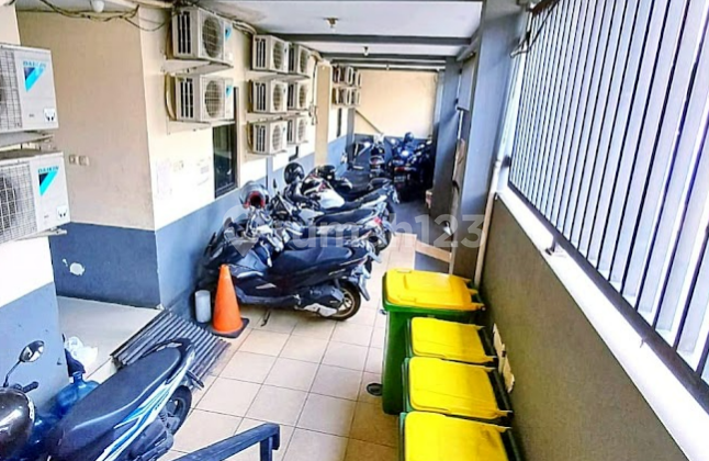 Kost Tomang 60 Kamar Selalu FULL, Net 1 M/Tahun & ROI 9%, Lokasi Strategis Dekat Kampus! Akses 2 Mobil Kost Tomang 60 Kamar Selalu FULL, Net 1 M/Tahun & ROI 9%, Lokasi Strategis Dekat Kampus! Akses 2 Mobil