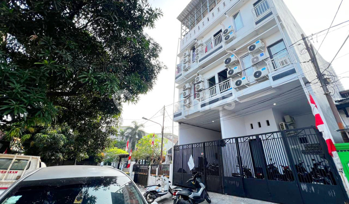 BANTING HARGA 1,5 M, ROI 10%, JUAL CEPAT Kost 42+1 Kamar, dari 9,2 M Jadi 7,7 M NEGO SAMPAI DEAL, Hanya 1 km ke New Soho, CP, Perkantoran Tanjung Duren dan Berbagai Kampus Besar (UNTAR, UKRIDA, TRISAKTI) 1