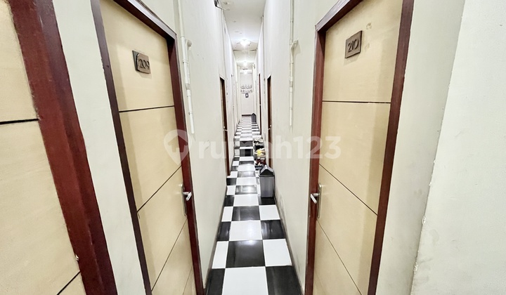 Dijual Cepat Kost 28 Kamar Akses Jalan Mobil di Mampang Dijual Cepat Kost 28 Kamar Akses Jalan Mobil di Mampang