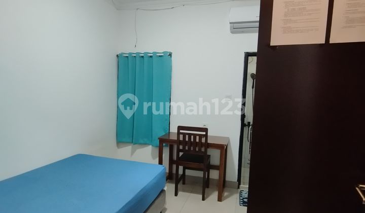 KOST 36 Kamar Full Terisi Hanya 650 m ke LRT Dukuh Atas dan 850 m MRT Setiabudi Lokasi Strategis Lebar Jalan 2 Mobil Dekat Area Perkantoran Sudirman, Senayan, SCBD Kuningan, Super Strategis  2