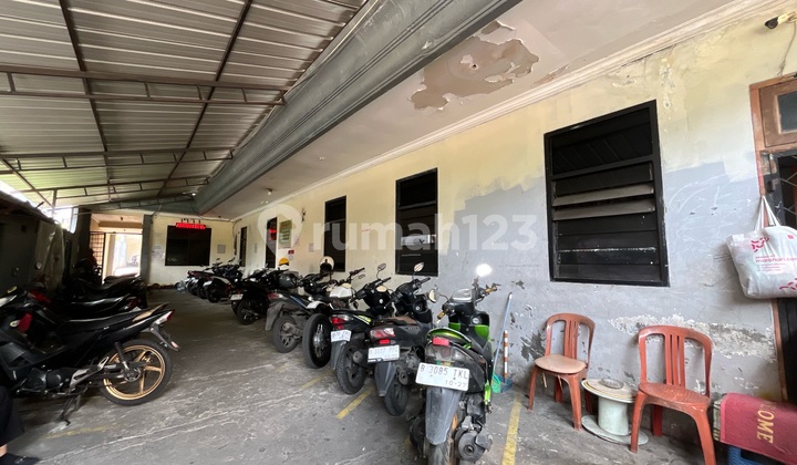 Selling Fast 63-Room Boarding House with Large Land in Matraman, East Jakarta Selling Fast 63-Room Boarding House with Large Land in Matraman, East Jakarta