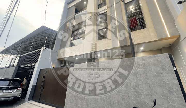 Full Occupancy 100% Exclusive Boarding House 30 Rooms Turnover 900 Million/Year ROI 10% Kemanggisan Near Binus 2
