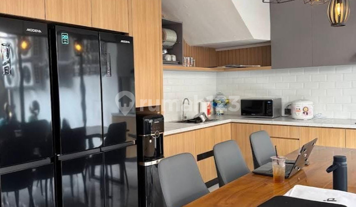 500 m Ke Binus Syahdan OMSET 1 M/TAHUN ROI 10% Kost Eksklusif Bangunan Baru Full Terisi 33 Kamar, 5 Menit ke Perkantoran Slipi & Palmerah Rooftop Garden