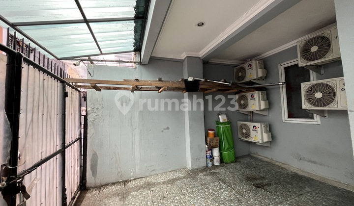 For Sale Fully Furnished Boarding House with 17 Rooms, Location in Tanjung Duren 2