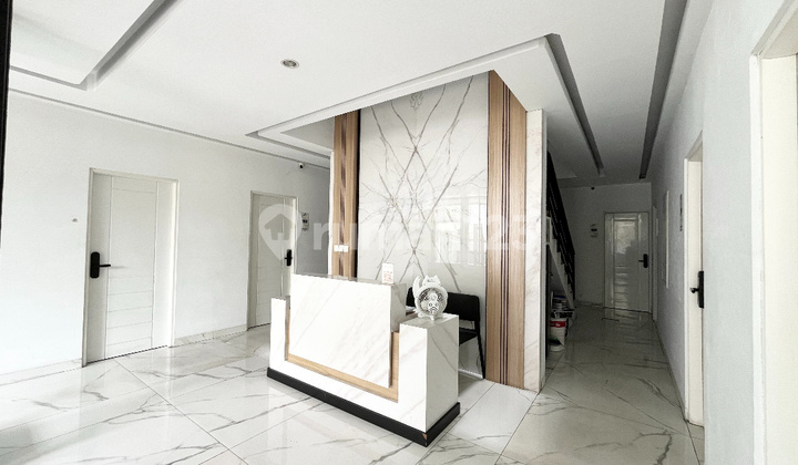 Cashflow 2,5 M/Tahun 1 Menit ke Binus Kost Premium Mewah 45+1 Kamar Mewah Ada Loft/Mezanie 5 Menit ke Slipi & Palmerah