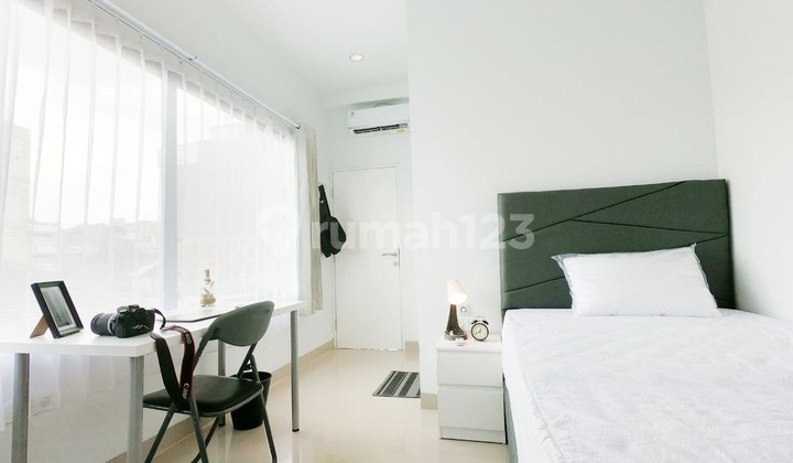 Void Tengah Besar, Parkir 5 Mobil, Kost Besar Eksklusif 42+1 Kamar Roi Tinggi 10-12% Omset 1,5 M/Tahun 4 Menit ke MRT Gajah Madaa