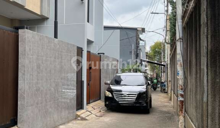 Full Terisi ROI 10% Kost Eksklusif 30 Kamar Plus Kamar Mandi Dalam, Full Furnished, Bangunan 4 Lantai, OCCUPANCY 100% Lokasi super strategis di Kemanggisan