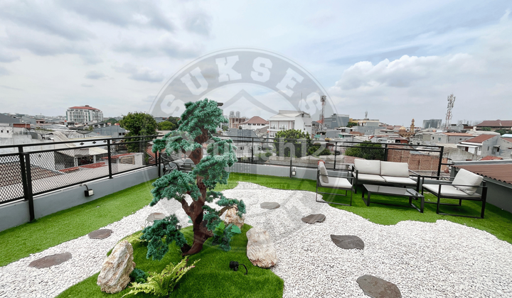 2 Menit ke Binus Roi Tinggi 10-11% Rumah Kost Eksklusif 33 Kamar Full Terisi Income 1,08 M/Tahun 5 Menit ke Perkantoran Slipi