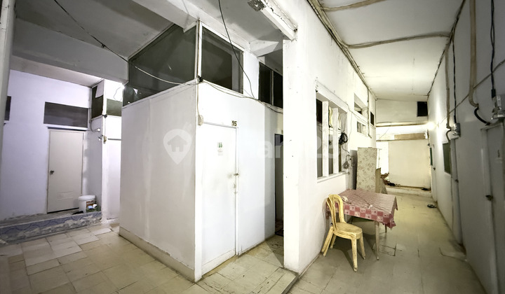 Harga Miring Roi 14% Full Terisi Omset 780 Juta/Tahun Kost 38 Kamar Sudah Kamar Mandi Dalam Semua Akses Jalan 3 Mobil di Pasar Baru 2