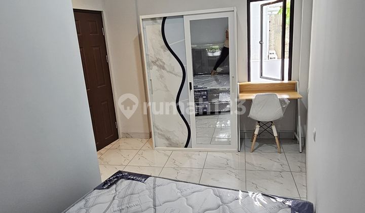 HANYA 1 MENIT ke MRT CIPETE, ROI TINGGI 10-12%, KOS EKSKLUSIF BARU PREMIUM 22 KT, KM Dalam semua, SHM, Bangunan Kokoh Kontraktor Punya, Full Furnished Eksklusif! HOT DEALS TOP STRATEGIS di Jakarta Selatan