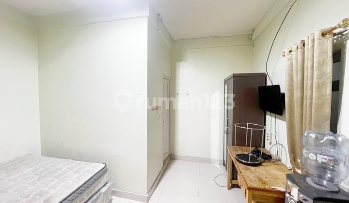 Langka! Investasi Kos 63 Kamar Harga Hemat! Di Jual Cepat Kost 63 Kamar + 1 Kios Ciracas, Jakarta Timur, Akses 2 Mobil, Lokasi Dekat Area Sekolah, Super Strategis Potensi Peningkatan Omset Tinggi. Di Pinggir Jalan Raya, Dilintasi Jaklingko – Mobilitas Tin Langka! Investasi Kos 63 Kamar Harga Hemat! Di Jual Cepat Kost 63 Kamar + 1 Kios Ciracas, Jakarta Timur, Akses 2 Mobil, Lokasi Dekat Area Sekolah, Super Strategis Potensi Peningkatan Omset Tinggi. Di Pinggir Jalan Raya, Dilintasi Jaklingko – Mobilitas Tin