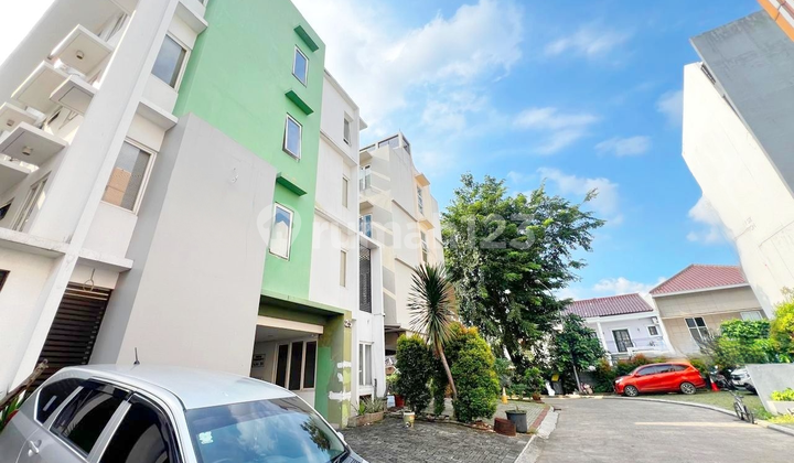 Exclusive Boarding House with 24 Fully Furnished Rooms in Karawaci, Tangerang