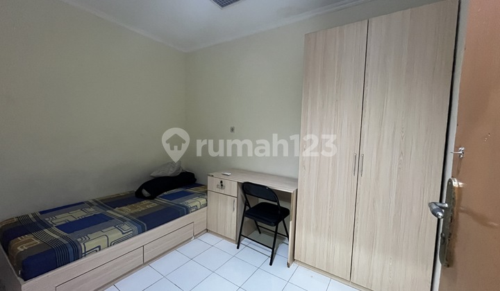 BU TURUN HARGA FULL TERISI Kos 22 Kamar Full Furnished Akses 3 Mobil di Tomang