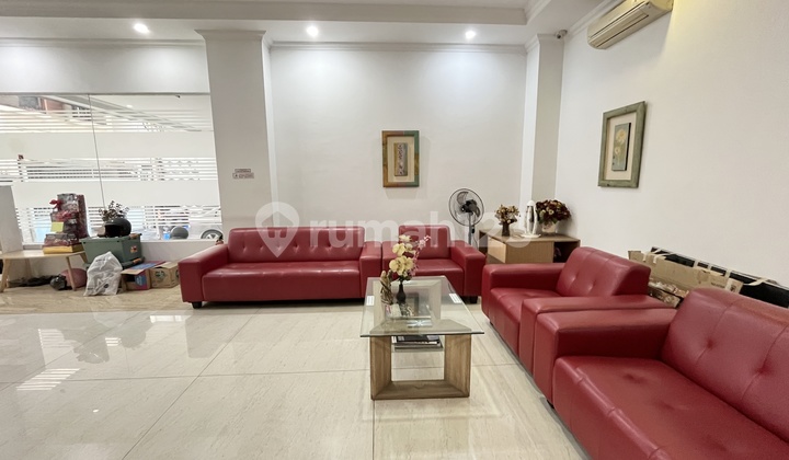 Jual Cepat Kost Besar Eksklusif 42 Kamar Occupancy Eksklusif 90-100% di Petojo Omset 1,44 M/Tahun 2