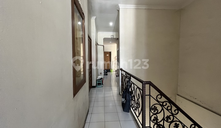 Jual Murah Kost 17 Kamar Full Furnished ROI 9-10% di Kelapa Gading, Selangkah ke Mall, Pusat Kantor dan Kuliner, Jalan Lebar Bisa 2 Mobil Jual Murah Kost 17 Kamar Full Furnished ROI 9-10% di Kelapa Gading, Selangkah ke Mall, Pusat Kantor dan Kuliner, Jalan Lebar Bisa 2 Mobil