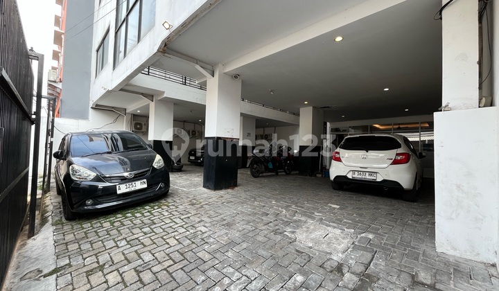 Parkir 5 Mobil, Income 1,5 M/Tahun Kost Eksklusif 42+1 Kamar Full Furnished, Akses Mudah ke Cbd Gajah Mada, Roi Tinggi 10-11% Parkir 5 Mobil, Income 1,5 M/Tahun Kost Eksklusif 42+1 Kamar Full Furnished, Akses Mudah ke Cbd Gajah Mada, Roi Tinggi 10-11%