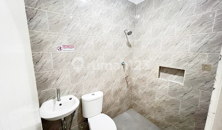 Omset Hampir 1 M/Thn Kost Eksklusif 34 Kamar Full Facility di Tomang Roi Tinggi 11-12% di Tomang 2