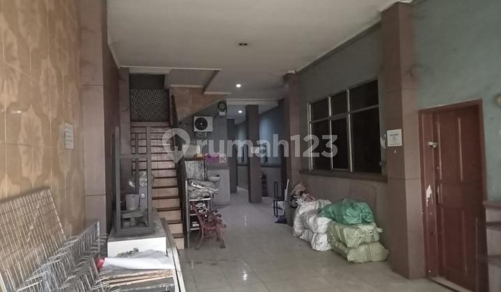 ROI 12% Lokasi Padat Pekerja Dekat RSUD, Pelabuhan, Bank, dan Pusat Keramaian! Kost 20 KT Full Furnished OMSET 360 JT/Tahun Bangunan Besar di Koja Jakarta Utara ROI 12% Lokasi Padat Pekerja Dekat RSUD, Pelabuhan, Bank, dan Pusat Keramaian! Kost 20 KT Full Furnished OMSET 360 JT/Tahun Bangunan Besar di Koja Jakarta Utara