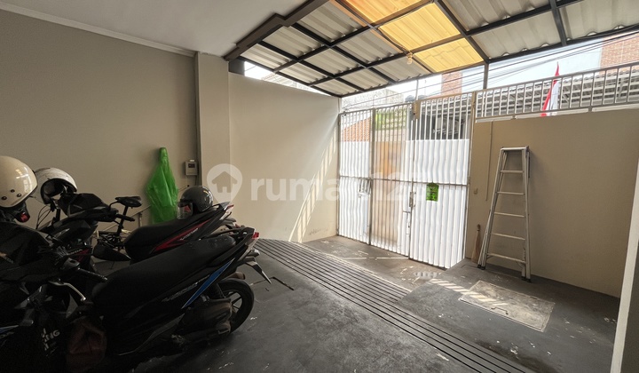 Kost 16 Kamar Dijual Cepat Murah Lokasi Grogol Jakbar