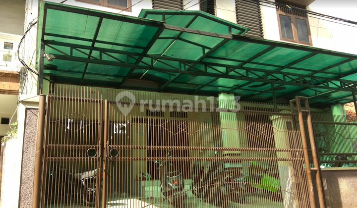 Campus Adjacent! 31-Room Kost in Grogol Always Full & Stable Income!