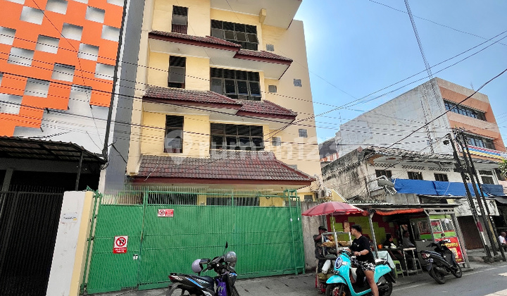 Kos Produktif 26 Kamar ROI 9%, Akses Jalan 2 Mobil, Lokasi Strategis Karang Anyar Jakpus, Lokasi Dekat Area Perbelanjaan, Pusat Bisnis, Super Strategis Akses mudah . Cuan Kotos2 Potensi Omset Tinggi. Kos Produktif 26 Kamar ROI 9%, Akses Jalan 2 Mobil, Lokasi Strategis Karang Anyar Jakpus, Lokasi Dekat Area Perbelanjaan, Pusat Bisnis, Super Strategis Akses mudah . Cuan Kotos2 Potensi Omset Tinggi.