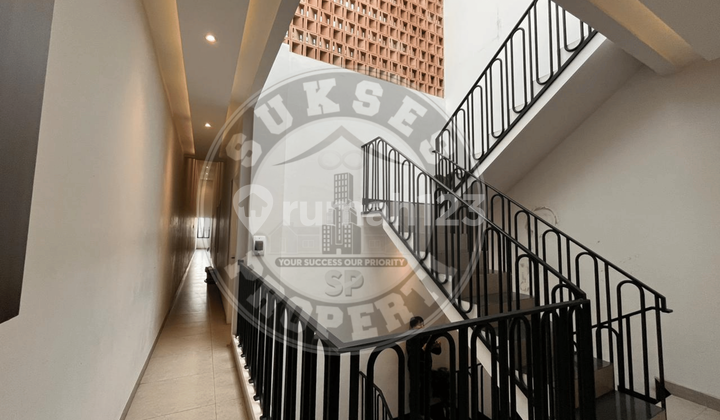 Turun Harga! Omset 1 - 1,3 M Kost Ekslusif Mewah 26 Kamar Full Terisi di Grogol Jakarta Barat