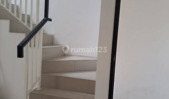 Disewakan rumah  baru 2 lantai citra garden 8 harga paling murah 2