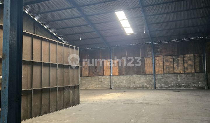 Daan Mogot Warehouse, Flood-Free and Standard. Daan Mogot Warehouse, Flood-Free and Standard.