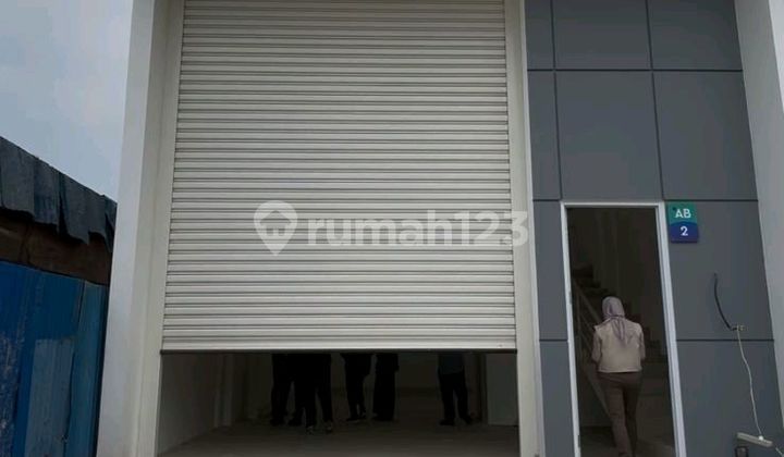 Warehouse + Office 5 Minutes from the Cheapest Airport