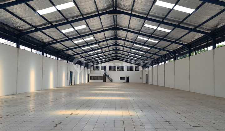 Large Warehouse Suitable for Industry in Bekasi Large Warehouse Suitable for Industry in Bekasi
