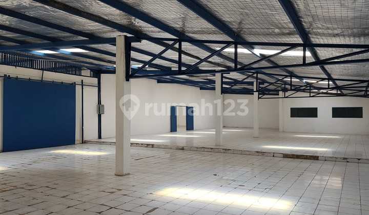 Large Warehouse Suitable for Industry in Bekasi Large Warehouse Suitable for Industry in Bekasi
