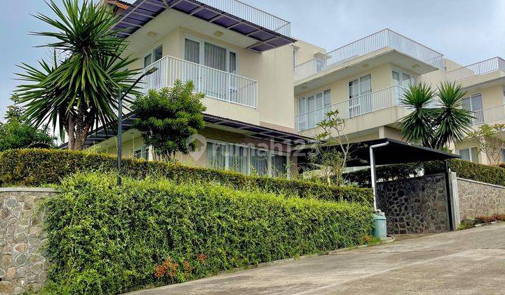 Rumah semi villa dekat area wisata view keren perkotaan 2