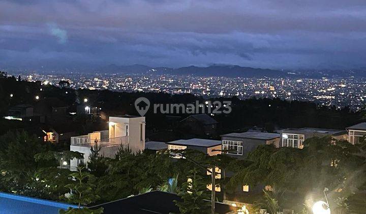 Dijual Rumah Semi Villa 3 Lantai Minimalis Modern Strategis 