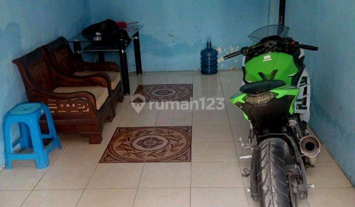 ruang keluarga dijual rumah 2 lantai kondisi