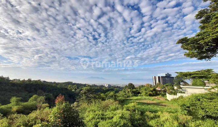 Rumah modern sejuk view gunung strategis di Dago Bandung  2