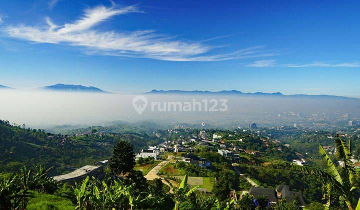 Rumah elite SHM view gunung strategis di Dago Bandung  2