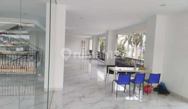 Minimalist 4-Unit Shophouse Row for Rent (Mini Building with Basement Parking) in Cipinang, East Jakarta 2