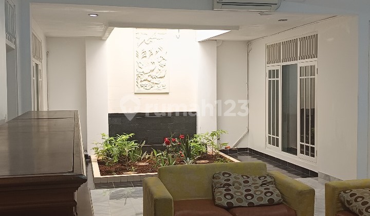Sewa Rumah Pondok Indah (2 Kavling ) Siap Huni & Full Furnished Jakarta Selatan 