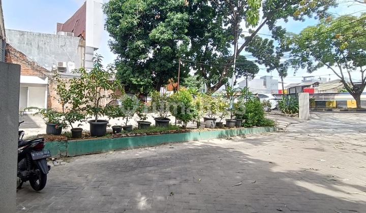 Strategic Commercial Space for Rent in Central Jakarta (Suitable for Padel, Restaurant, Billiards, Warehouse, Showroom, etc.)