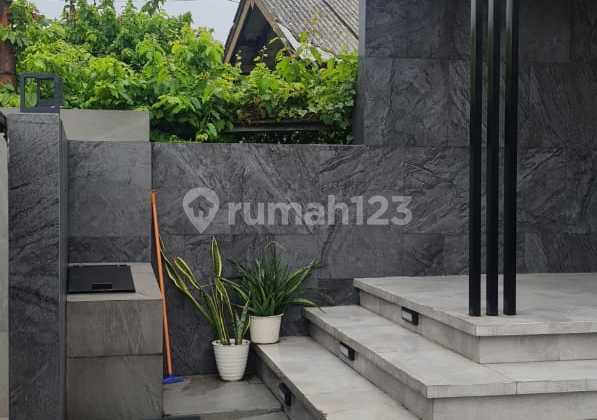 Jual Rumah Bagus 4 Lantai & Minimalis ( Lift & Pool ) Pondok Betung ) Tangerang Selatan Jual Rumah Bagus 4 Lantai & Minimalis ( Lift & Pool ) Pondok Betung ) Tangerang Selatan