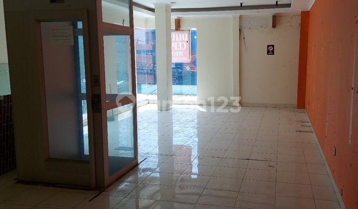 Selling Nice Shop House & Hook (With Elevator - Ready to Occupy) Merpati Raya South Tangerang 1