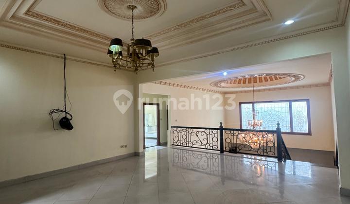 Sewa Rumah Modern Classic Pondok Indah Jakarta Selatan  2