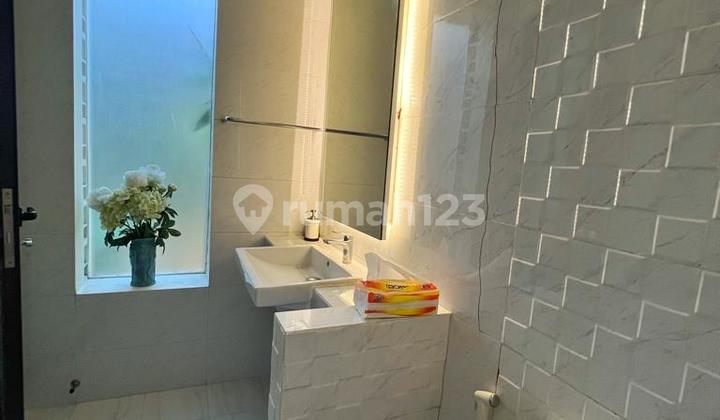 Jual Rumah Hoek Cantik Terawat Fully Furnished River Valley Residence Lebak Bulus Jakarta Selatan  2