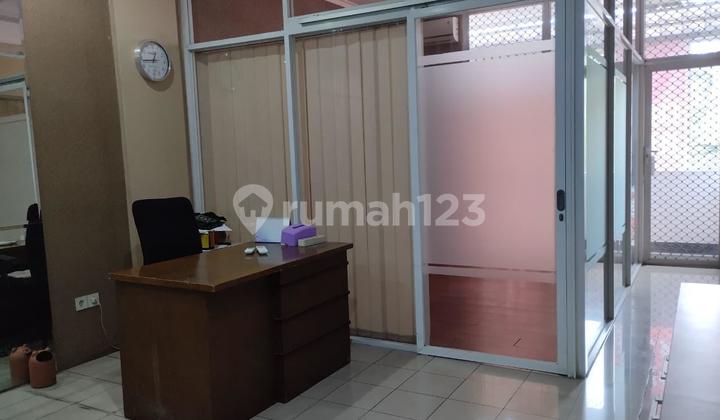 Good 4-Story Shop House for Rent & Strategic Location on Buncit Raya - Ragunan, South Jakarta