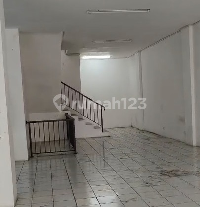 Nice Commercial Row House For Rent in Fatmawati, South Jakarta, Suitable For Business - Office - Beauty Clinic, etc. 2