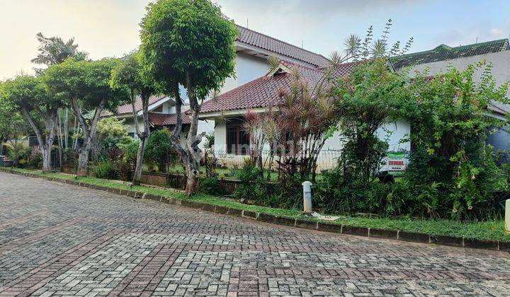 RUMAH POSISI HOEK  MANTAP JALAN LEBAR , DAERAH TENANG 2