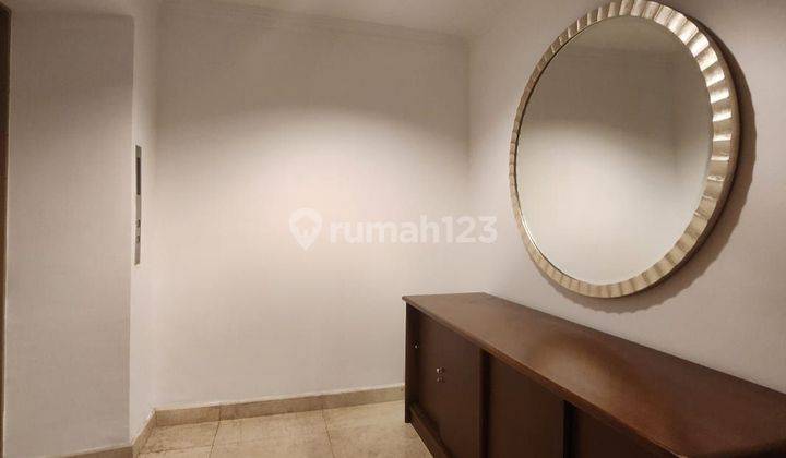 Sudirman Mansion unfurnisd 3bedroom size 173m2 2